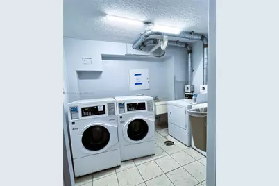 6039 Collins Ave #923, Miami Beach, FL 33140 - Photo 27