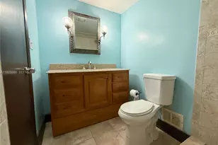 6039 Collins Ave, Miami Beach, FL 33140 - Photo 19