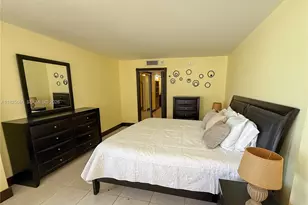 6039 Collins Ave, Miami Beach, FL 33140 - Photo 15