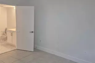 2701 SE 12th Pl, Homestead, FL 33035 - Photo 11