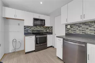 6915 NW 17th St, Margate, FL 33063 - Photo 23