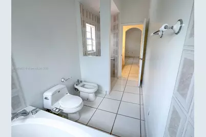 25 Ludlam Dr, Miami Springs, FL 33166 - Photo 21