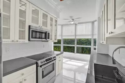 3500 Mystic Pointe #105, Aventura, FL 33180 - Photo 15