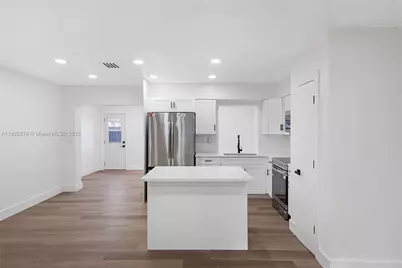 4290 NW 38th Ave, Lauderdale Lakes, FL 33309 - Photo 7