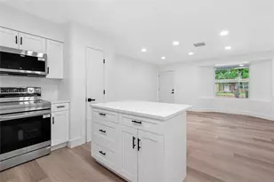 4290 NW 38th Ave, Lauderdale Lakes, FL 33309 - Photo 9