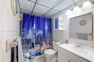 8635 NW 8th St, Miami, FL 33126 - Photo 21