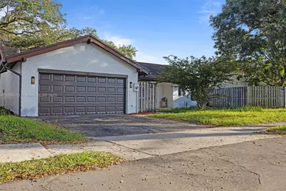 50 Forest Cir, Cooper City, FL 33026 - Photo 3