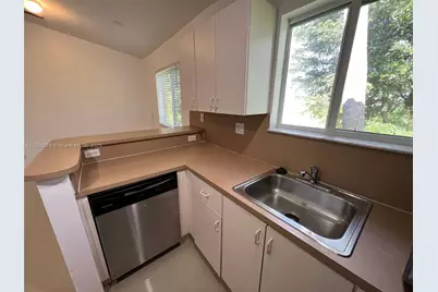 990 NE 33rd Ter #204, Homestead, FL 33033 - Photo 3