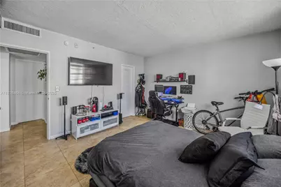 3000 S Ocean Dr #702, Hollywood, FL 33019 - Photo 27