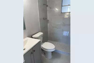 954 W 72nd Pl, Hialeah, FL 33014 - Photo 15