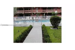 180 NE 12th Ave, Hallandale Beach, FL 33009 - Photo 23