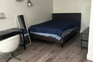 921 Meridian Ave, Miami Beach, FL 33139 - Photo 3