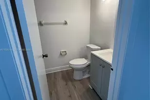 213 Lake Pointe Dr, Oakland Park, FL 33309 - Photo 17