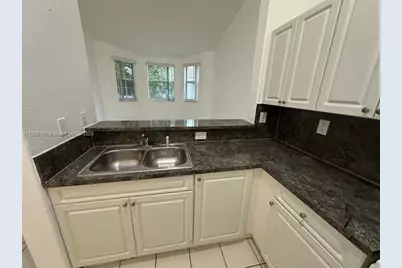 1661 SE 29th Ct #206, Homestead, FL 33035 - Photo 7