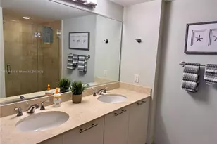 1800 N Bayshore Dr, Miami, FL 33132 - Photo 15