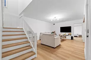 806 SW 119th Way, Davie, FL 33325 - Photo 5