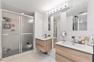 806 SW 119th Way, Davie, FL 33325 - Photo 15