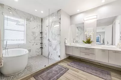 8234 NW 46th Ter, Doral, FL 33166 - Photo 7