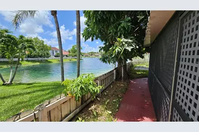 1105 San Remo Cir, Homestead, FL 33035 - Photo 7