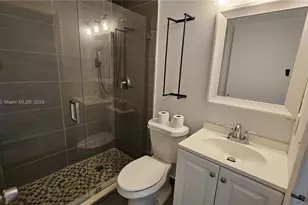 1105 San Remo Cir, Homestead, FL 33035 - Photo 21