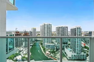 31 SE 5th St, Miami, FL 33131 - Photo 21