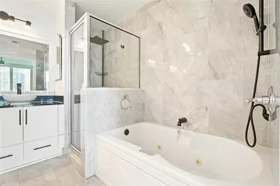 31 SE 5th St #4021, Miami, FL 33131 - Photo 19