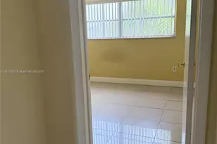 9365 Fontainebleau, Miami, FL 33172 - Photo 25