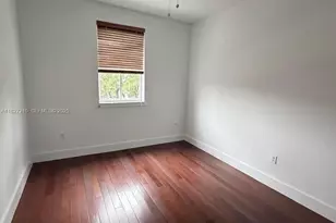 8513 NW 109th Ct, Doral, FL 33178 - Photo 9