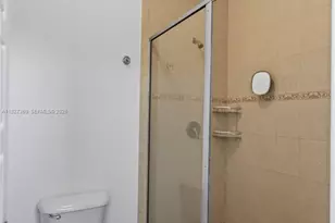 878 NE 191st St, Miami, FL 33179 - Photo 25