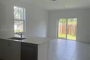 11931 NW 47th Manor, Coral Springs, FL 33076 - Photo 5