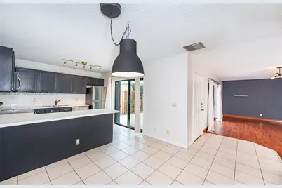 2536 Camelot Ct #2536, Cooper City, FL 33026 - Photo 9