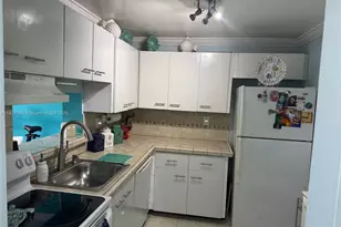 5199 NW 7th St, Miami, FL 33126 - Photo 11