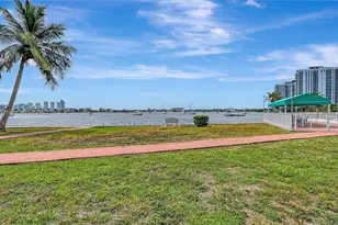 2905 Point E Dr, Aventura, FL 33160 - Photo 37