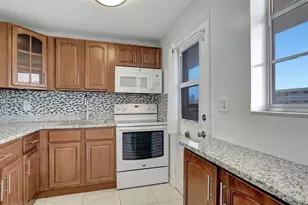 2905 Point E Dr, Aventura, FL 33160 - Photo 15