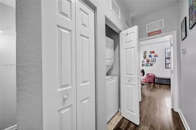 3574 W 88th Ter, Hialeah, FL 33018 - Photo 17