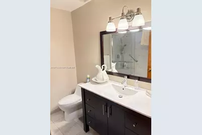 13736 SW 12th St, Miami, FL 33184 - Photo 9