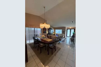 13736 SW 12th St, Miami, FL 33184 - Photo 3