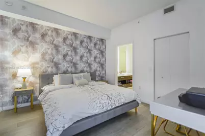 45 SW 9th St #4108, Miami, FL 33130 - Photo 9