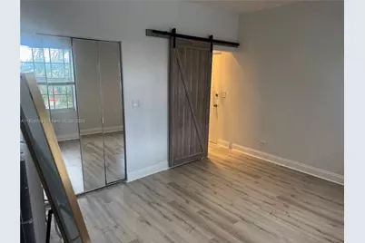 637 12th St #6, Miami Beach, FL 33139 - Photo 17