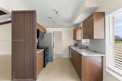 5238 Chelan Cv, Lake Worth, FL 33467 - Photo 9