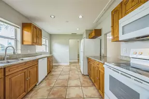 8051 NW 47th Ct, Lauderhill, FL 33351 - Photo 3