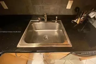 2899 Collins Ave, Miami Beach, FL 33140 - Photo 15