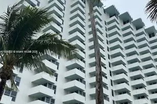 2899 Collins Ave, Miami Beach, FL 33140 - Photo 3