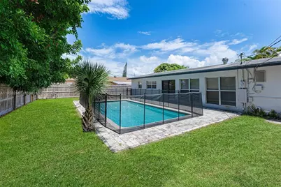 811 Evergreen Dr, Lake Park, FL 33403 - Photo 27