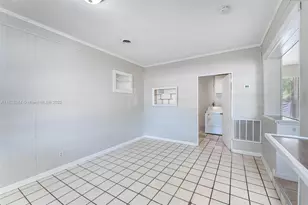 811 Evergreen Dr, Lake Park, FL 33403 - Photo 9