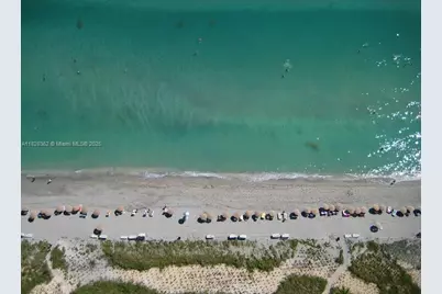 [Address not provided], Hallandale Beach, FL 33009 - Photo 25