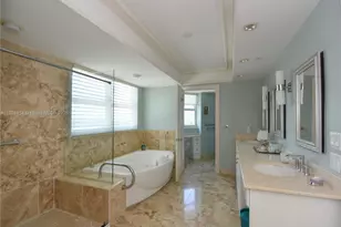 20201 E Country Club Dr, Aventura, FL 33180 - Photo 11