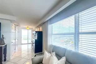 121 Golden Isles Dr, Hallandale Beach, FL 33009 - Photo 17