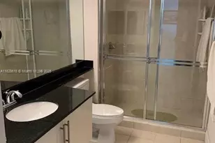 31 SE 5th St, Miami, FL 33131 - Photo 23