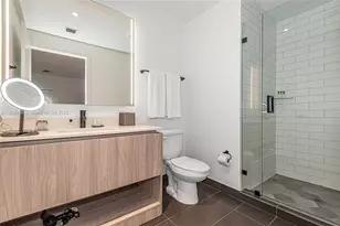 398 NE 5th St, Miami, FL 33132 - Photo 25